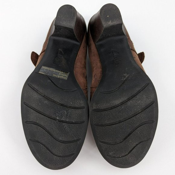 Clarks Carlisle Booties 7 Cafe Brown Oily Leather Side Zip Buckle Accent Heeled - Picture 11 of 13